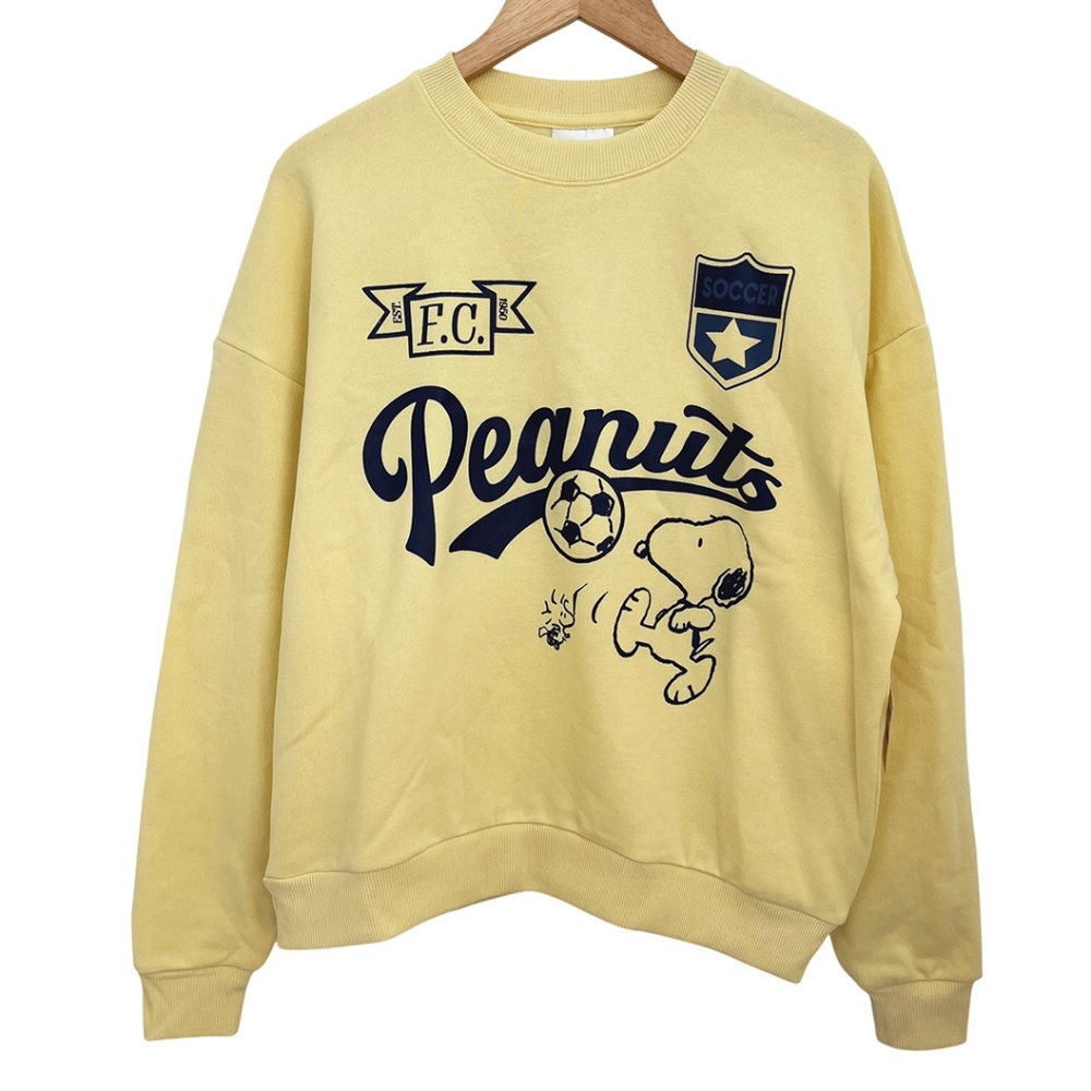 Peanuts Soccer Sweatshirt Women’s Small NWT - Picture 2 of 9